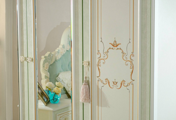 Фото шкаф четырехстворчатый с 2 зеркалами луиза (алебастр) Любимый Дом